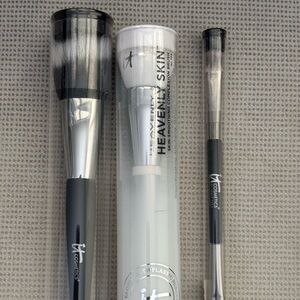 IT Cosmetics Brush Trio NWOT never opened
